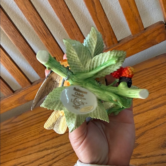 Lenox Vibrant Ceramic Bird with Green Leaves - Picture 4 of 4